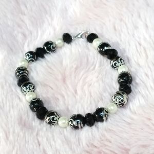 Classy Black & White Jewelry Set